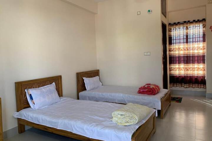 Room 2 of 12
