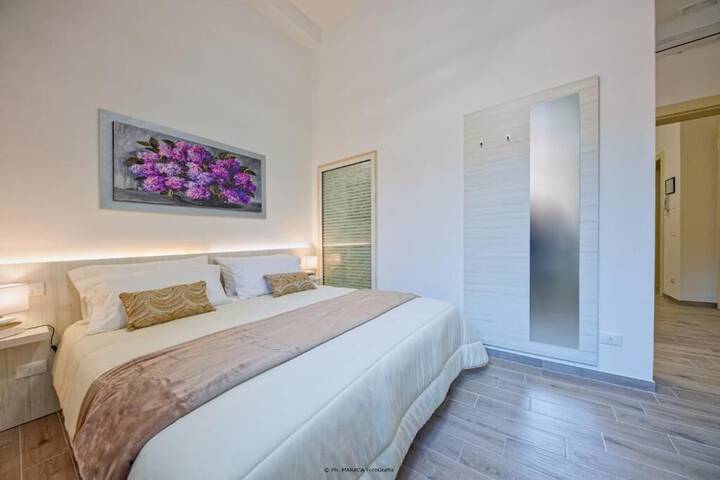 Room 5 of 32