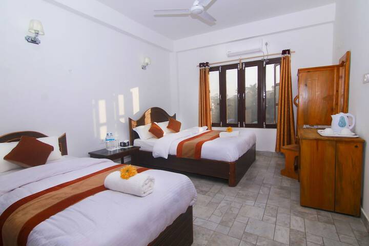 Room 4 of 30