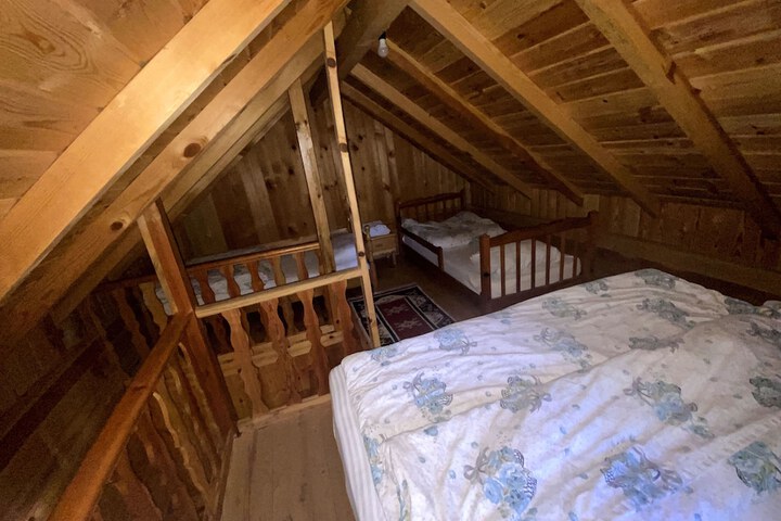 Room 47 of 166