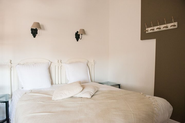 Room 15 of 49