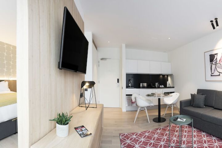 Room 12 of 60