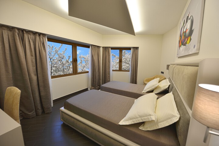 Room 3 of 36