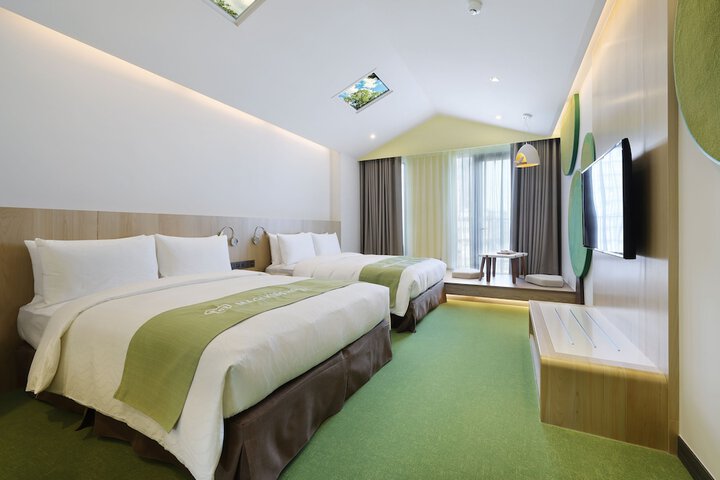 Room 4 of 60
