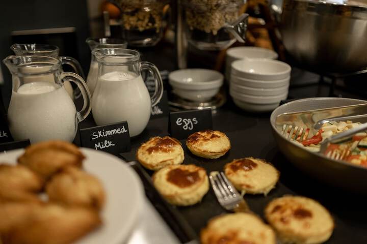 Breakfast/Coffee Service 50 of 60