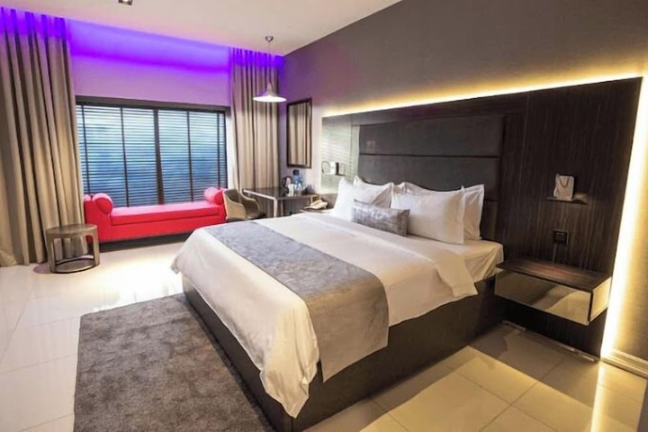 Room 8 of 43