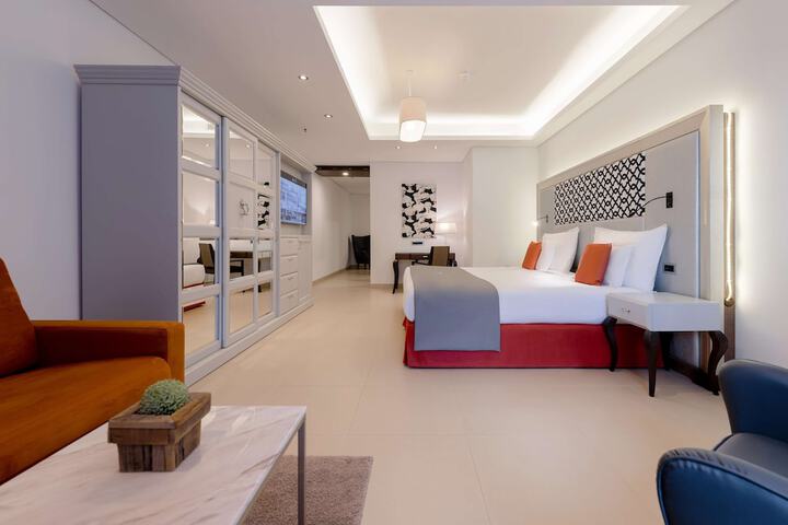 Room 74 of 144