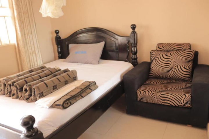 Room 4 of 23