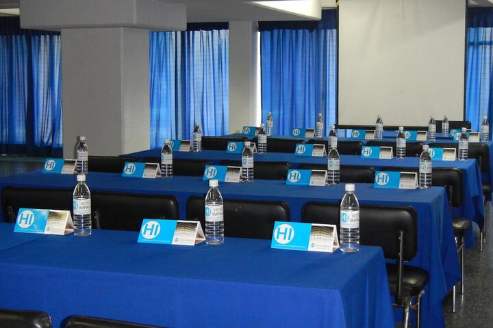 Business Center 31 of 41