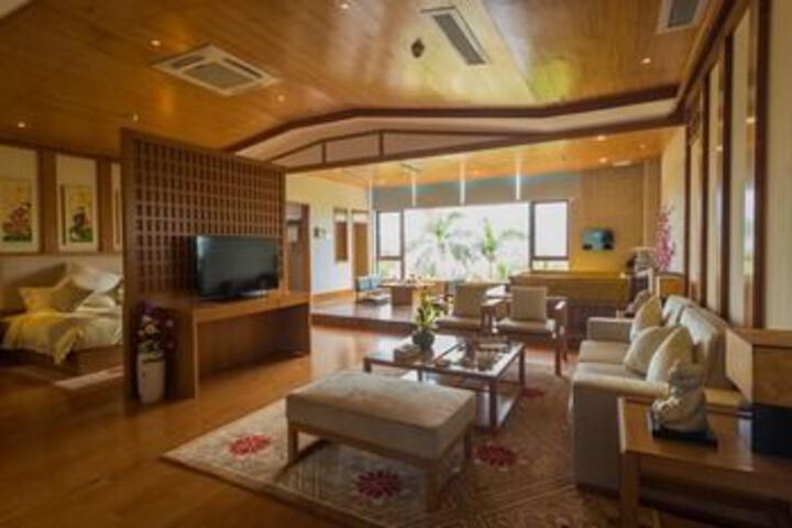 Room 8 of 24