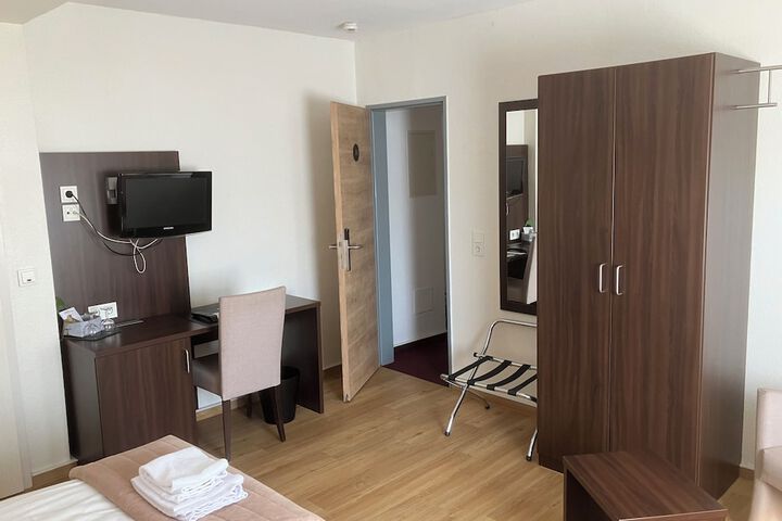 Room 13 of 46