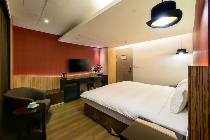 Room 10 of 43