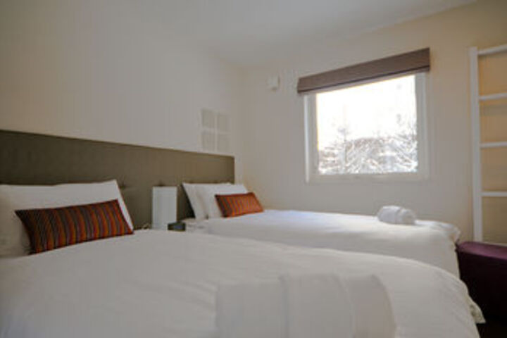 Room 16 of 35