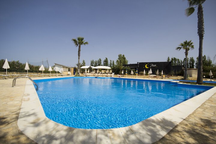 Pool Hotel