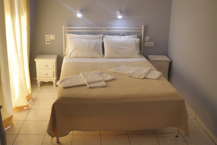 Room 7 of 83