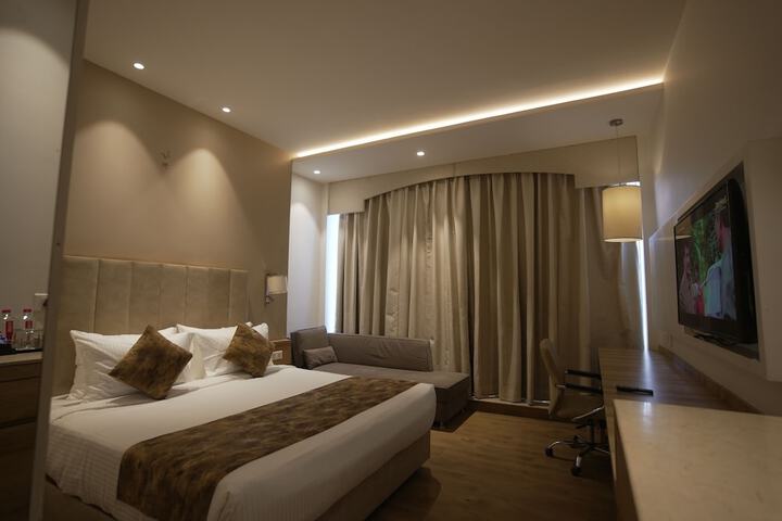 Room 15 of 60