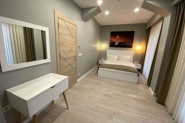 Room 5 of 24