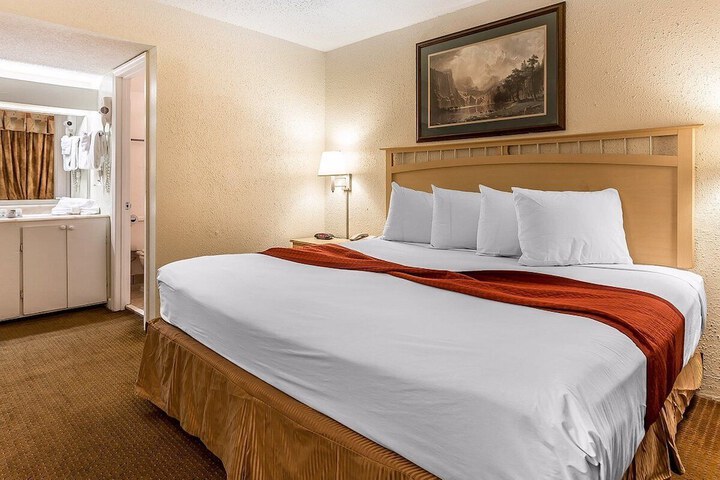Room 3 of 11