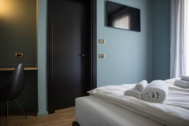 Room 9 of 27