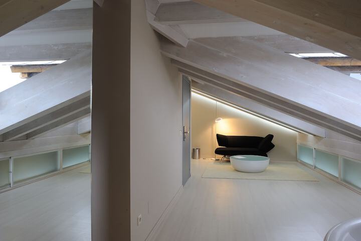Room 7 of 39