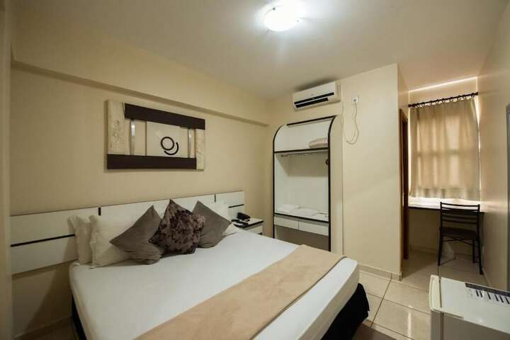 Room 9 of 48
