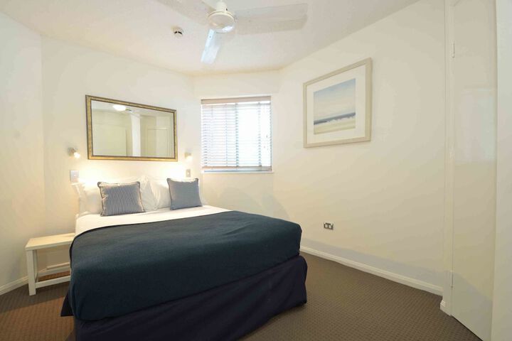 Room 2 of 104