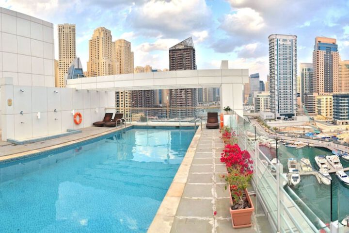 Hotel with Pool