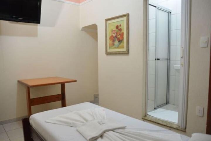 Room 8 of 16
