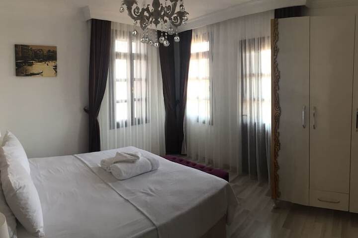 Room 16 of 32