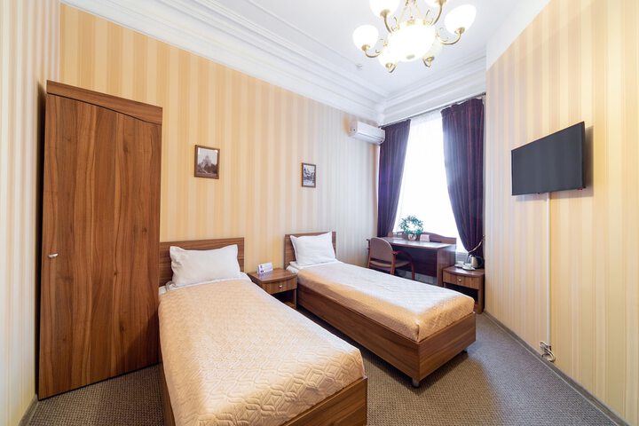 Room 10 of 51