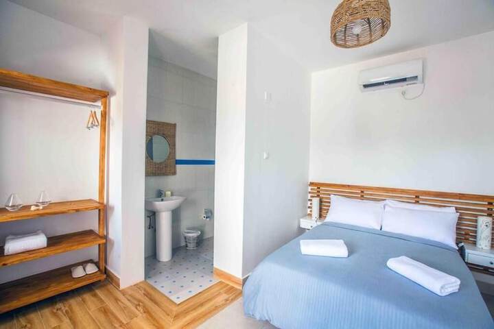 Room 9 of 31