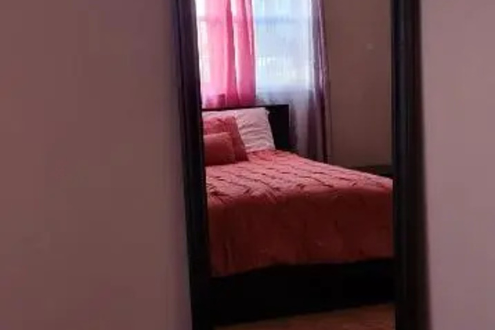 Room 2 of 3