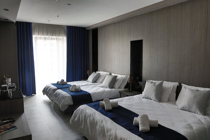 Room 5 of 33