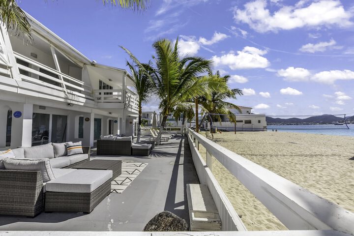 Sundeck 53 of 75