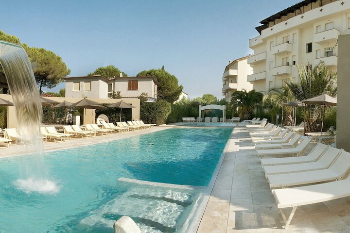 Pool Hotel