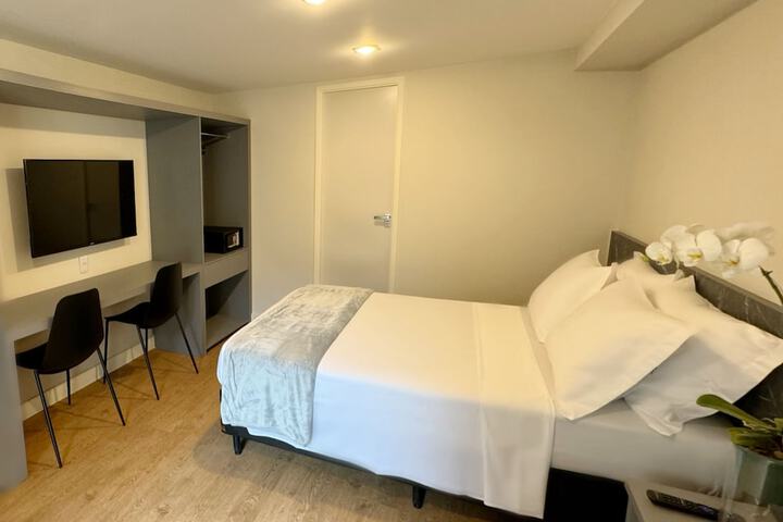 Room 13 of 32