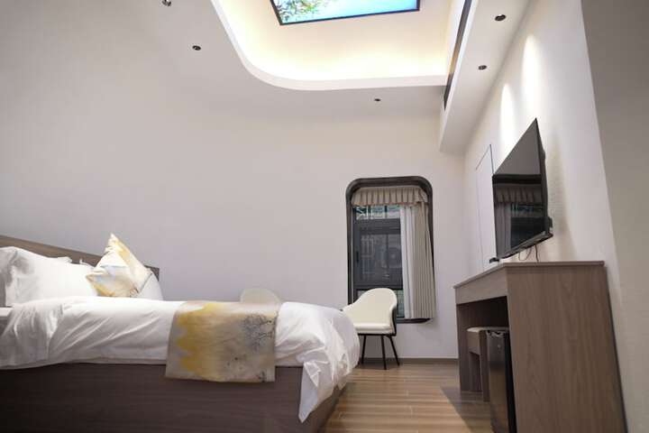 Room 12 of 95
