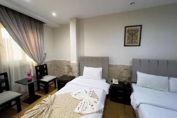 Room 136 of 340