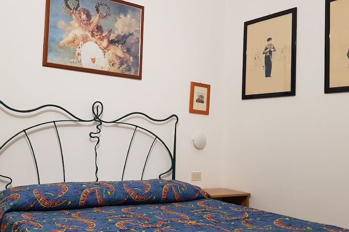 Room 27 of 30