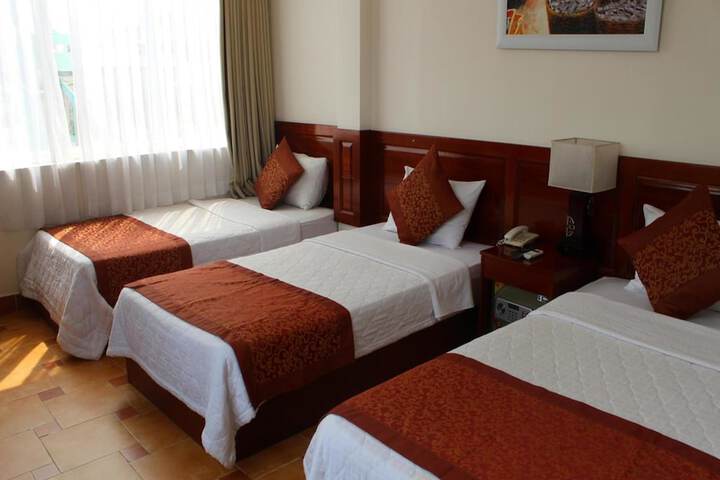 Room 10 of 42