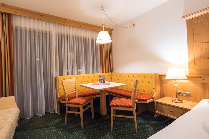 Room 8 of 37