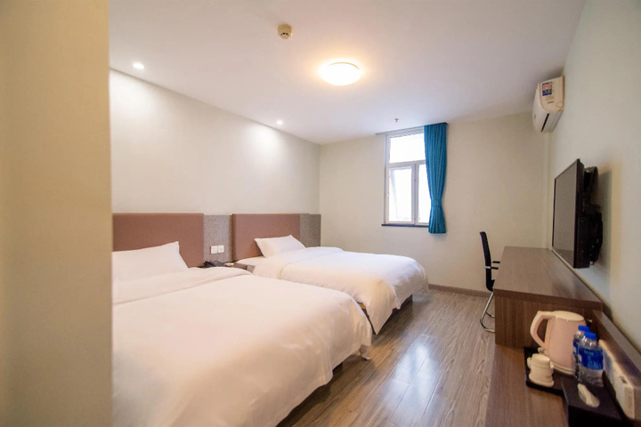 Room 3 of 4
