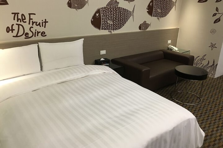 Room 11 of 60