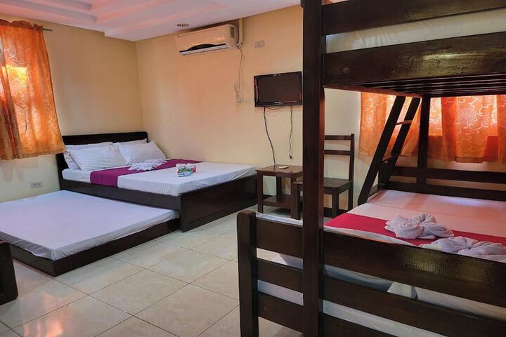Room 4 of 28