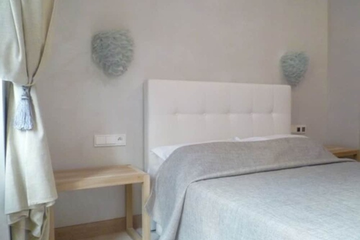 Room 5 of 48