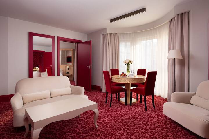 Room 18 of 123