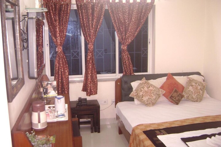 Room 9 of 24