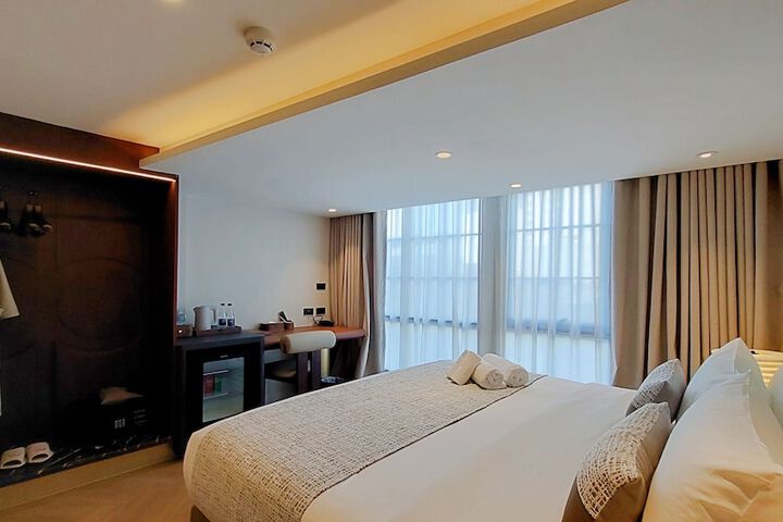 Room 21 of 40
