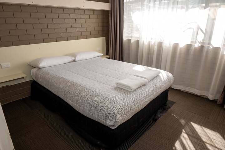 Room 13 of 82