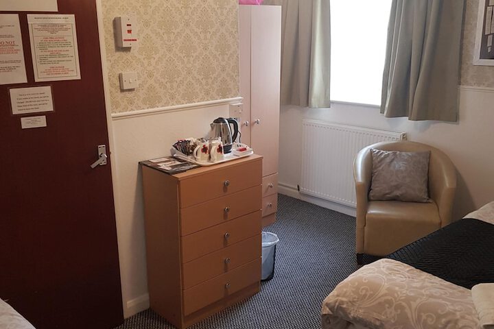Room 9 of 93